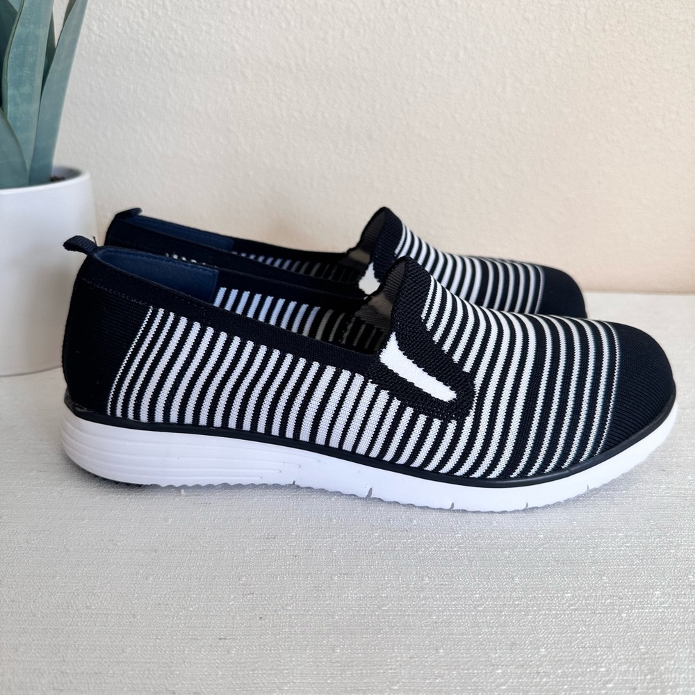New Propet TravelFit Dark Navy/White Stripe Knit Slip On Sneakers Women’s 10 - Picture 5 of 12